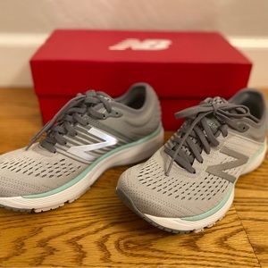 New Balance 860 women's 8